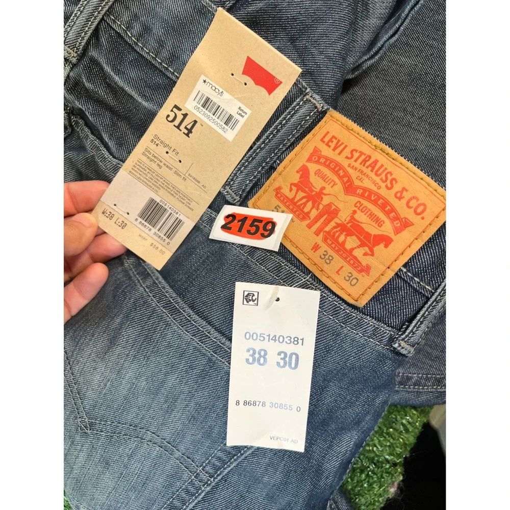 NWT Levis 514 Straight Fit Jeans Mens 38x30 Medium Wash Blue Denim